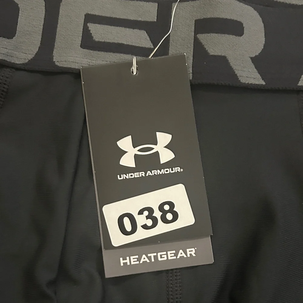 Under Armour Heat Gear Black Compression Shorts size Medium